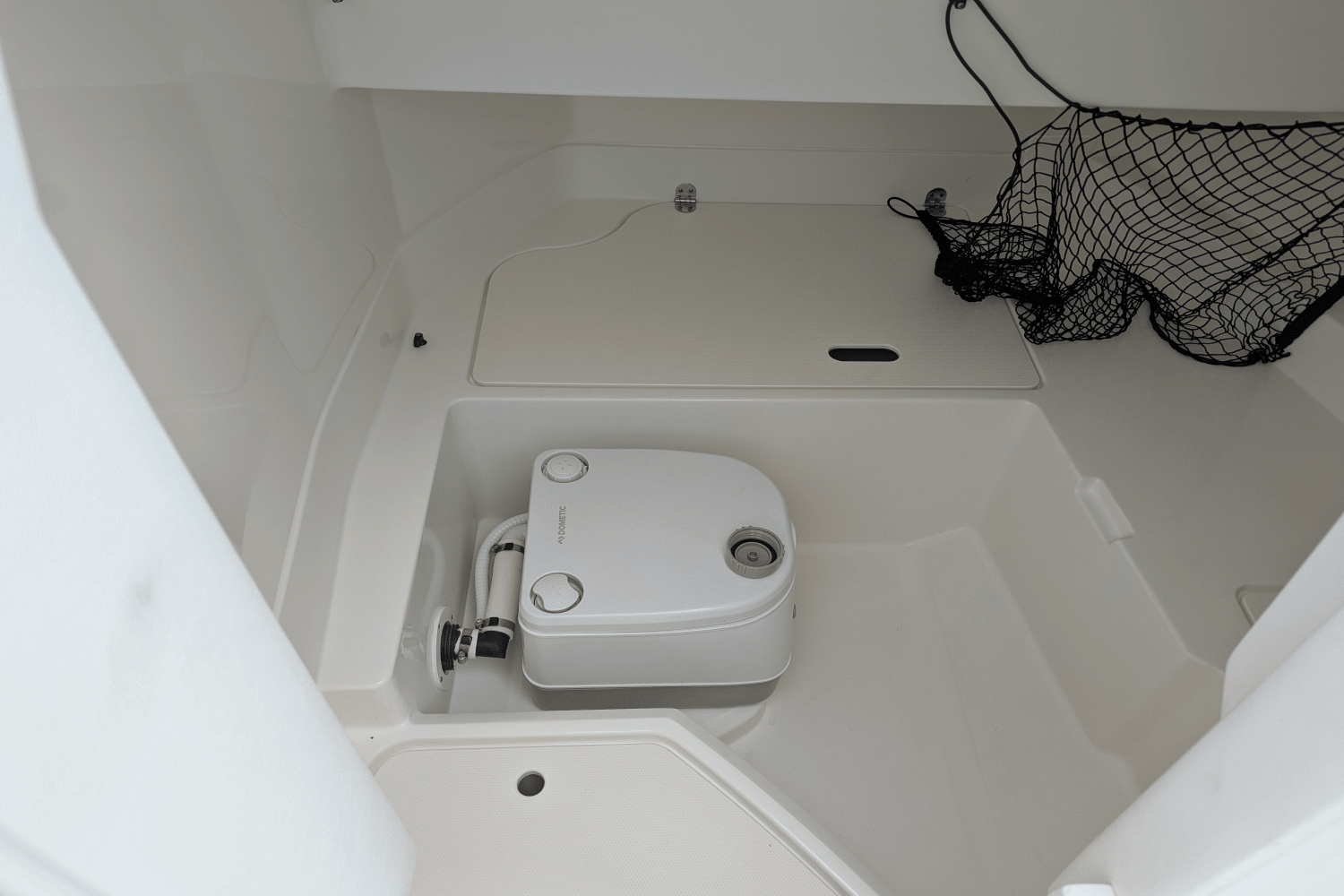 Slide: The Image of Sea Ray 250 SD 2022 - 10