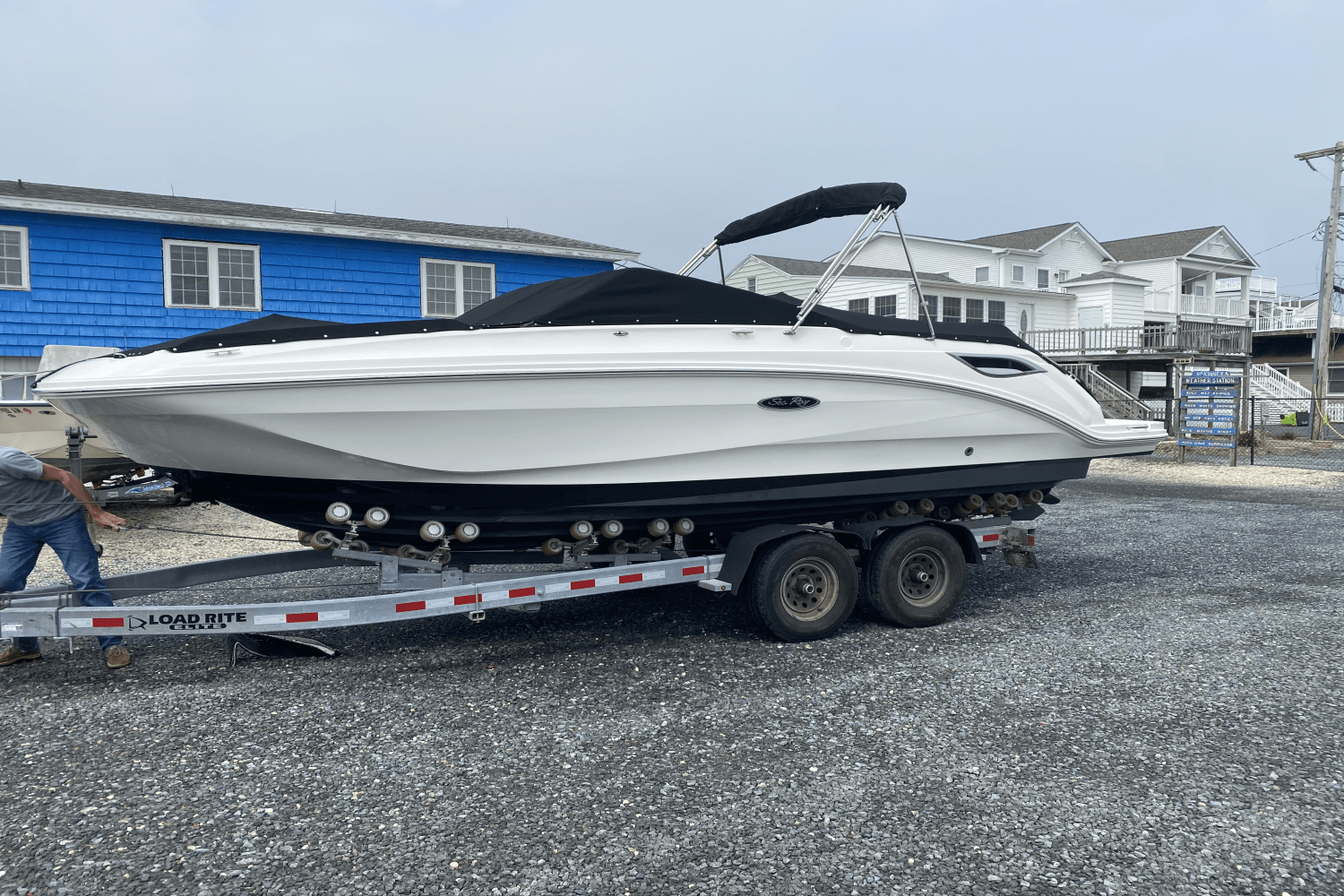 Slide: The Image of Sea Ray 250 SD 2022 - 26