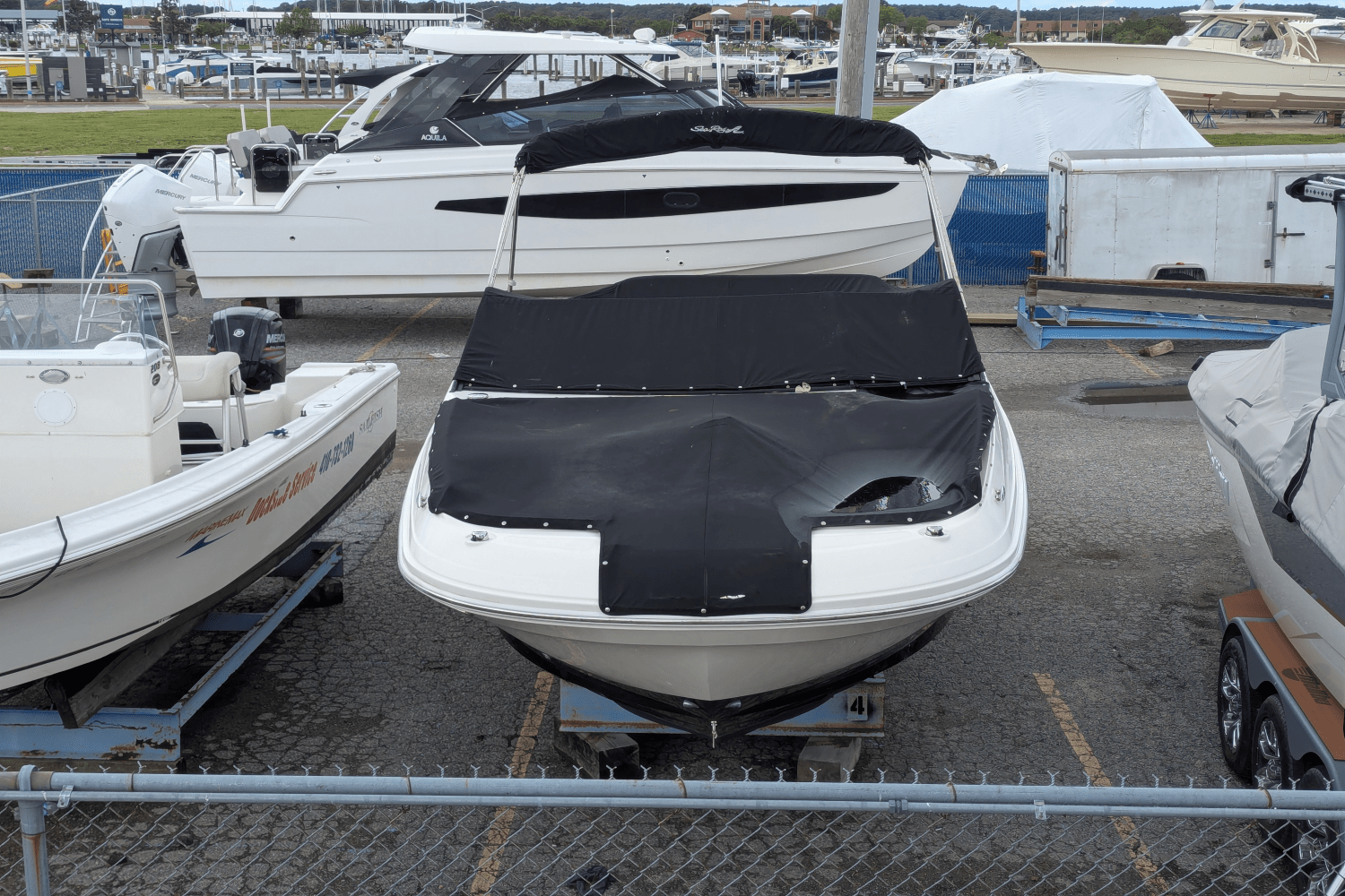 Slide: The Image of Sea Ray 250 SD 2022 - 3