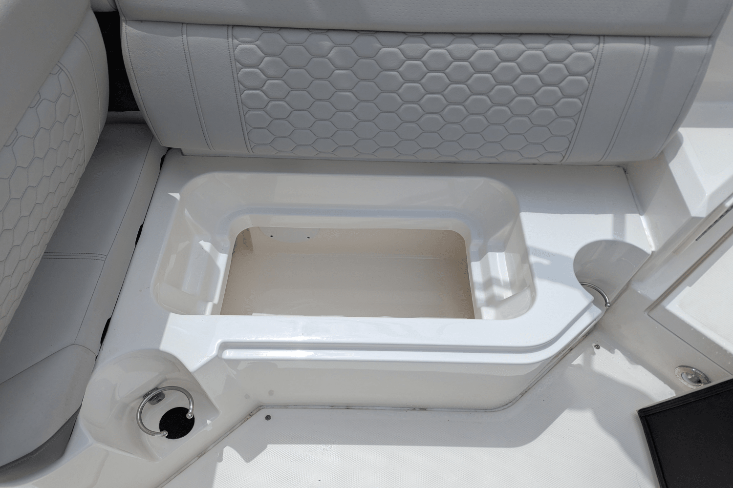 Slide: The Image of Sea Ray 250 SD 2022 - 6