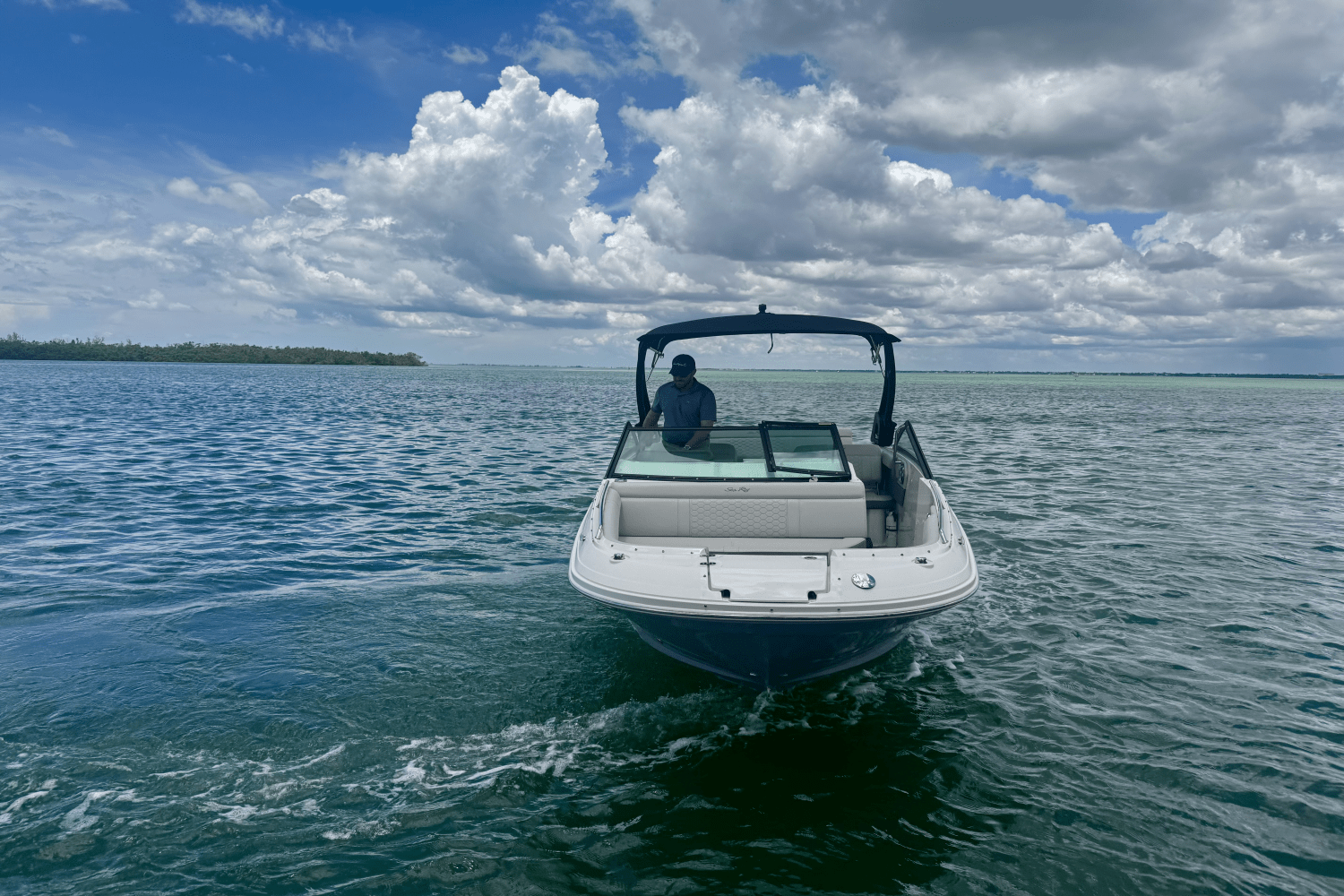 Slide: The Image of Sea Ray 250 SD-OB 2022 - 1