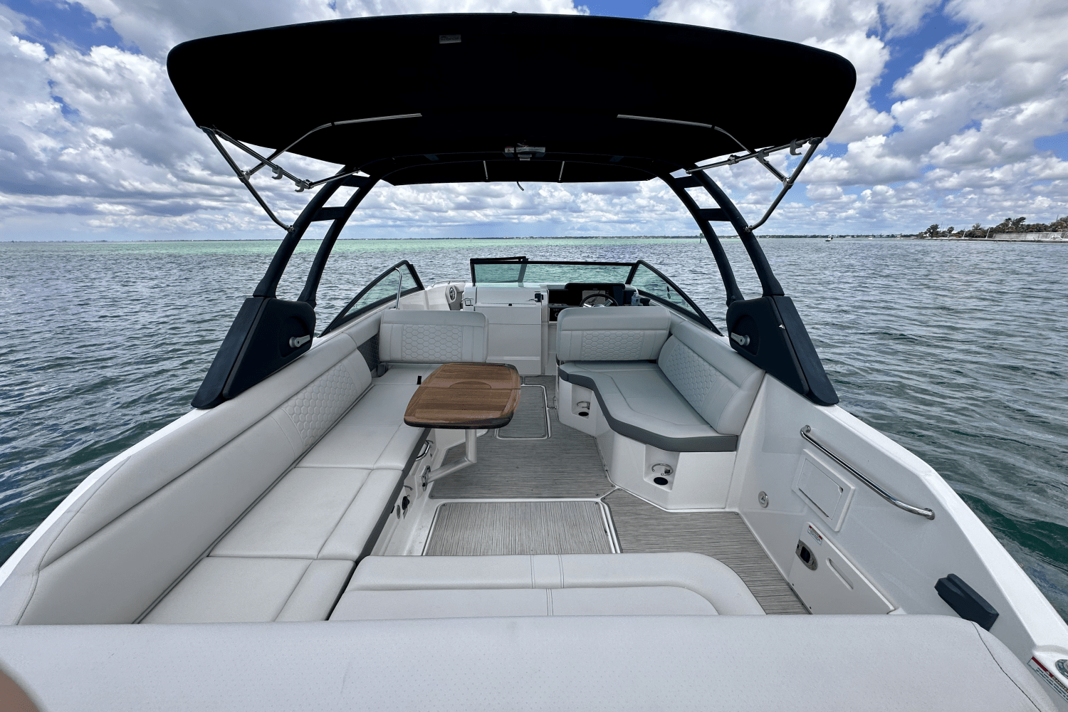 Slide: The Image of Sea Ray 250 SD-OB 2022 - 16