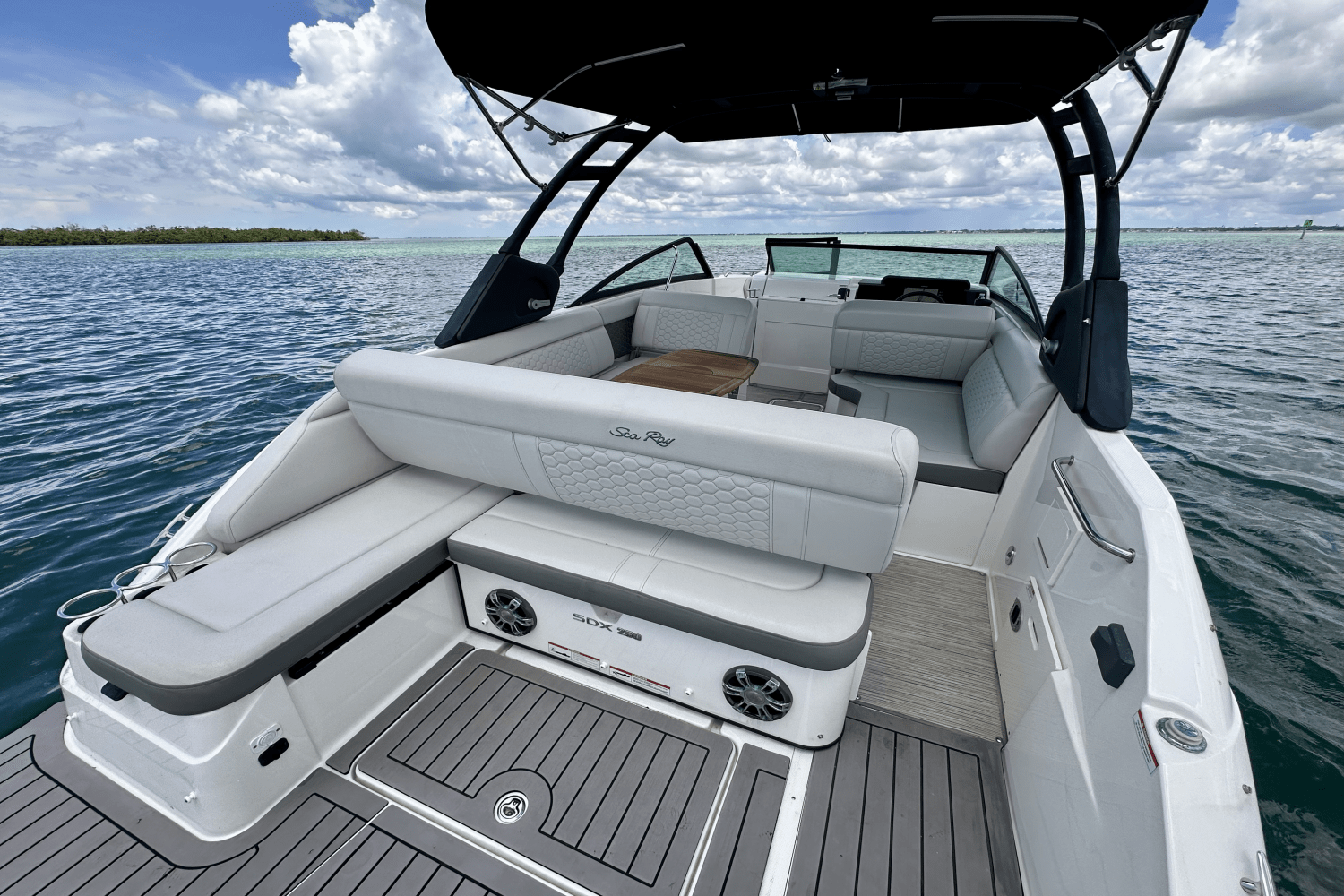 Slide: The Image of Sea Ray 250 SD-OB 2022 - 18