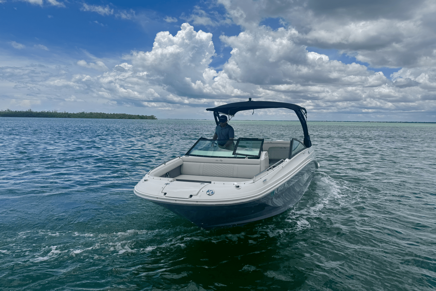 Slide: The Image of Sea Ray 250 SD-OB 2022 - 9