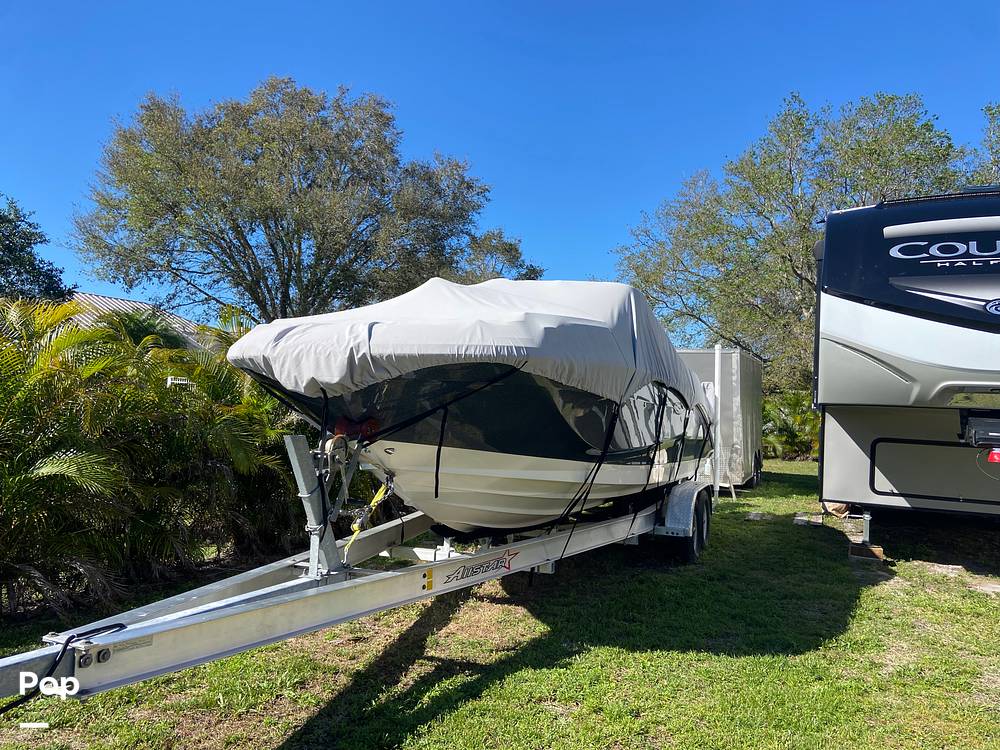 Slide: The Image of Sea Ray 250 SDX 2020 - 13812319