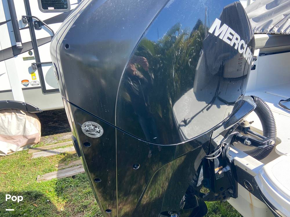 Slide: The Image of Sea Ray 250 SDX 2020 - 13812326