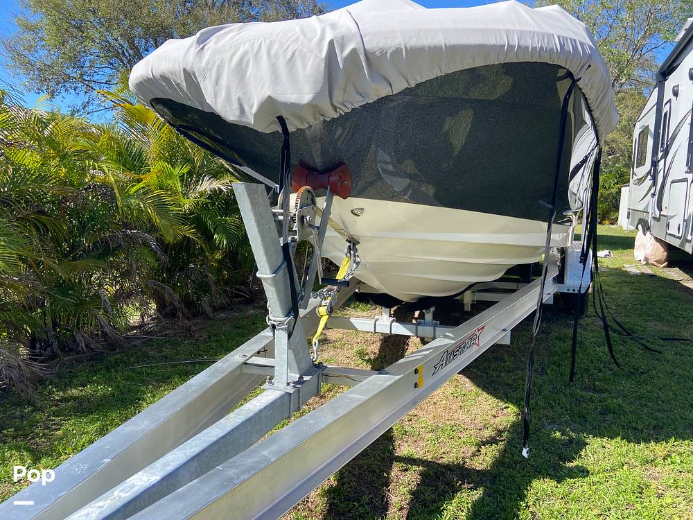 Slide: The Image of Sea Ray 250 SDX 2020 - 13812334