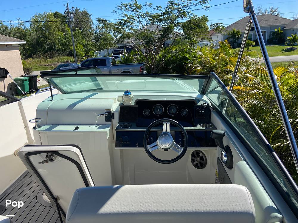 Slide: The Image of Sea Ray 250 SDX 2020 - 13812367