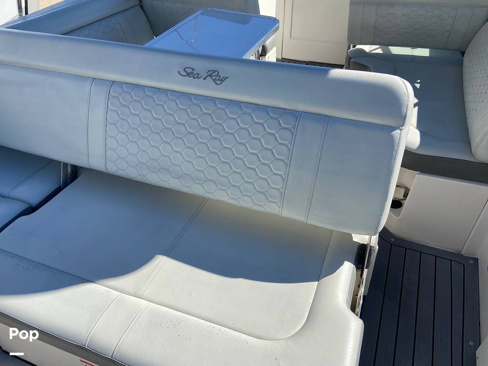 Slide: The Image of Sea Ray 250 SDX 2020 - 13812340