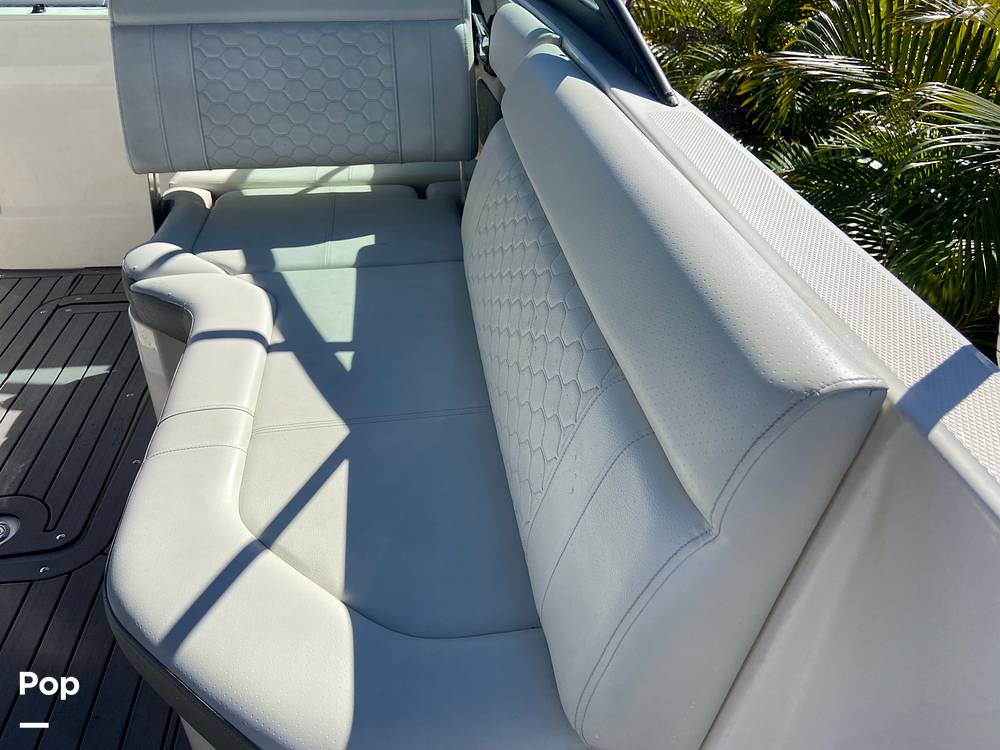 Slide: The Image of Sea Ray 250 SDX 2020 - 13812348