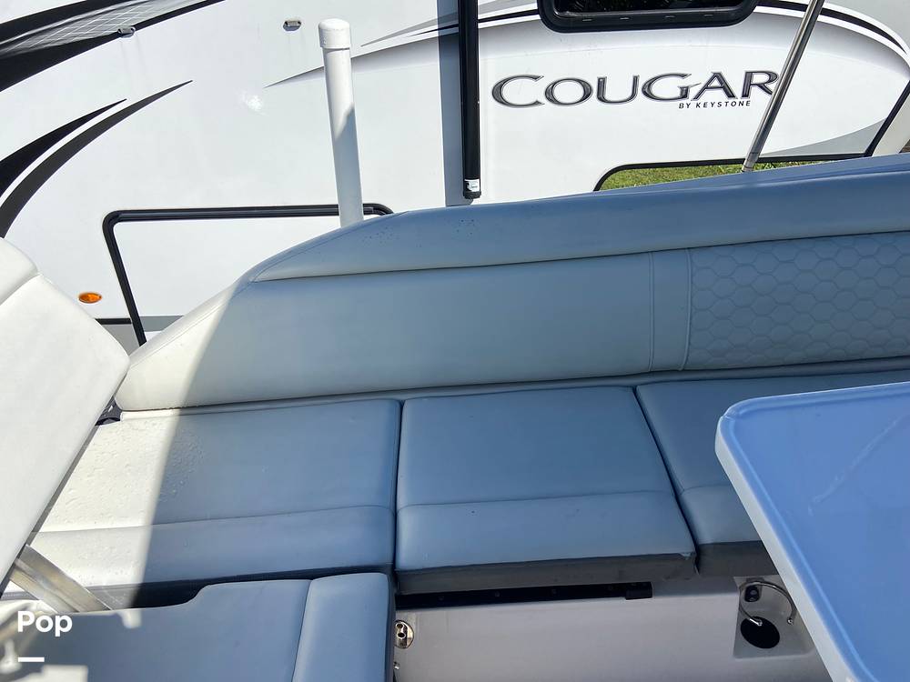 Slide: The Image of Sea Ray 250 SDX 2020 - 13812352