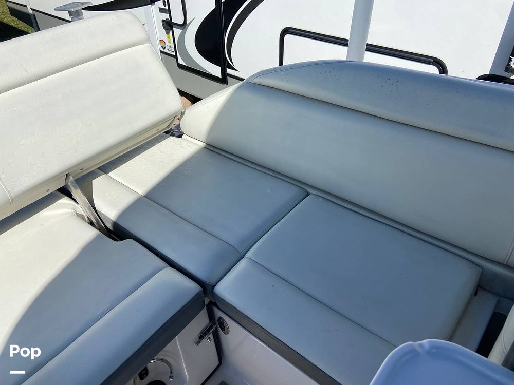 Slide: The Image of Sea Ray 250 SDX 2020 - 13812355