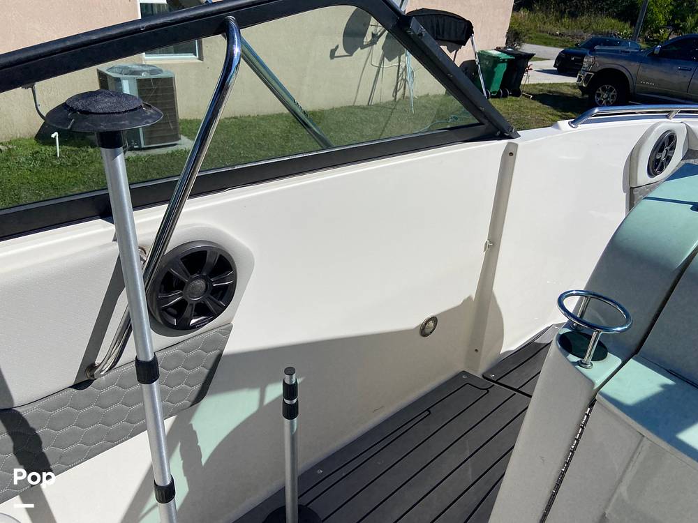 Slide: The Image of Sea Ray 250 SDX 2020 - 13812370