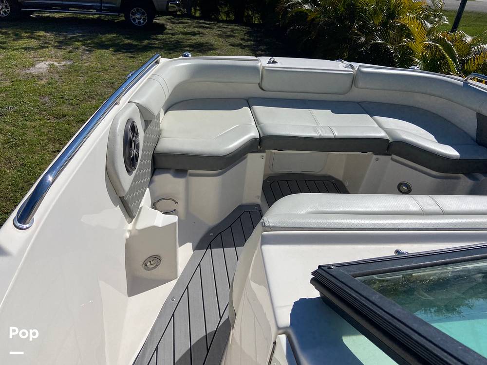 Slide: The Image of Bow Seating - 13812374