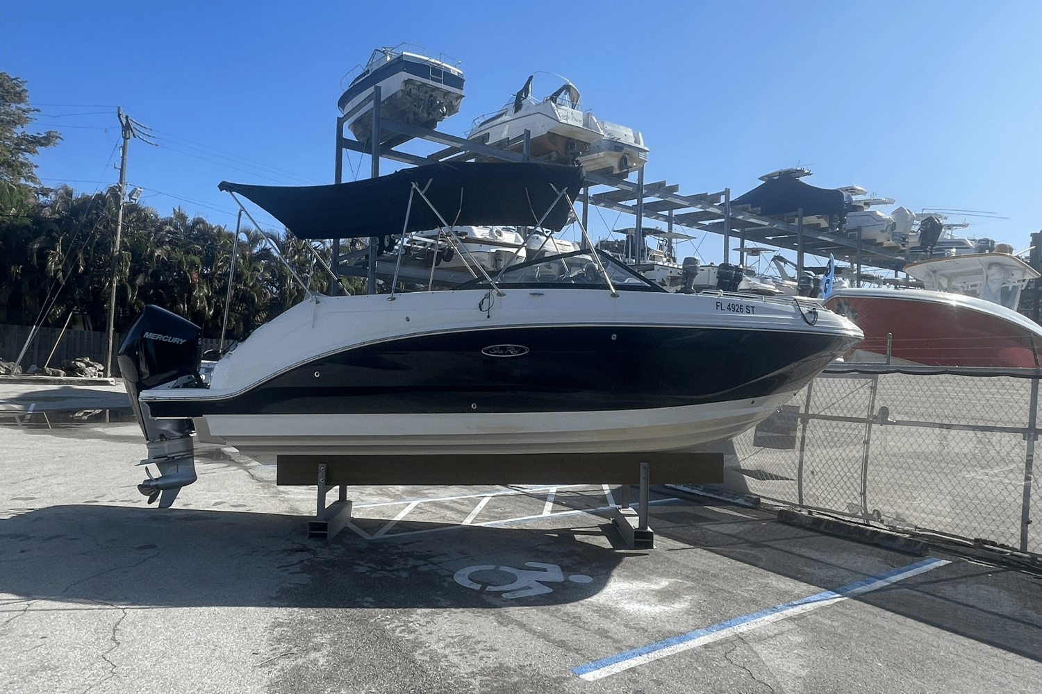 Slide: The Image of Sea Ray 250 SDX OB 2020 - 1