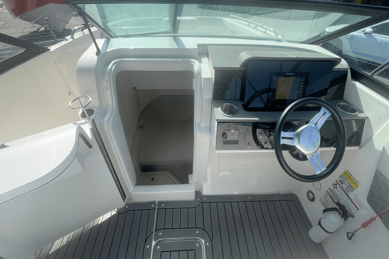 Slide: The Image of Sea Ray 250 SDX OB 2020 - 11
