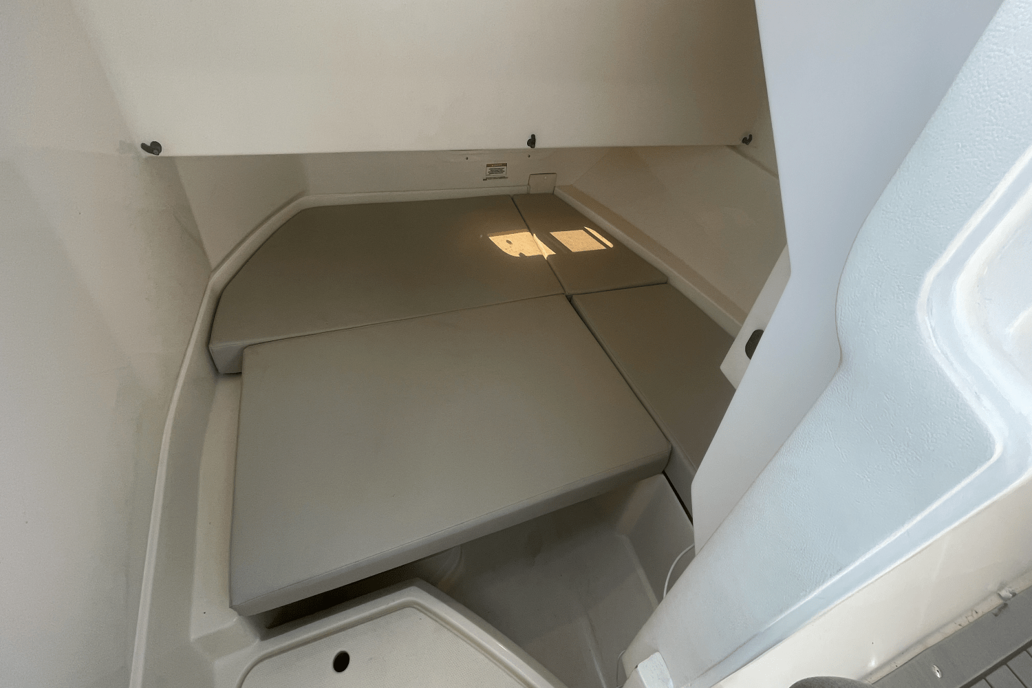 Slide: The Image of Sea Ray 250 SDX OB 2020 - 13