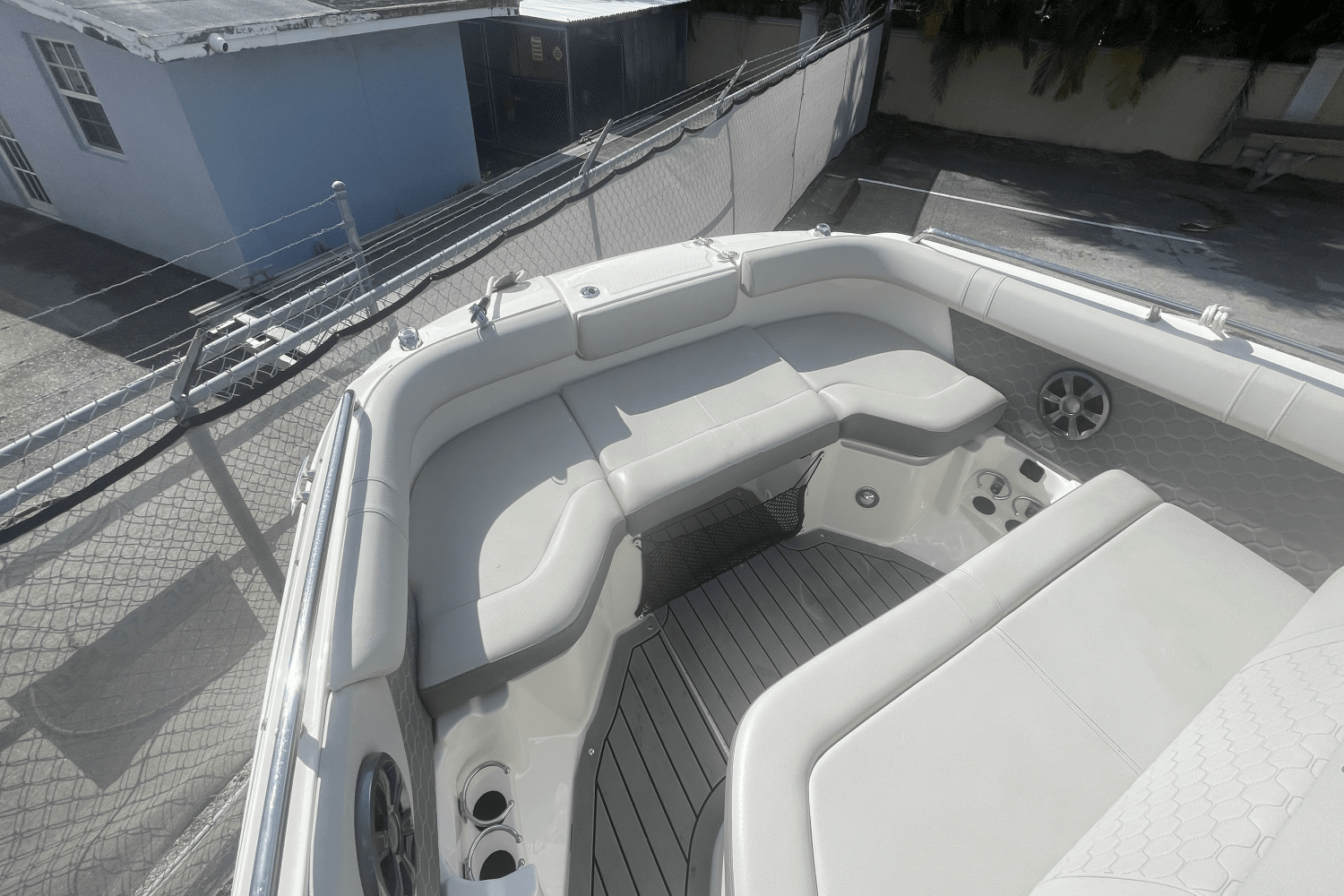 Slide: The Image of Sea Ray 250 SDX OB 2020 - 15