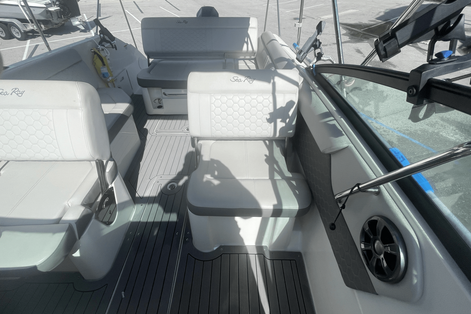 Slide: The Image of Sea Ray 250 SDX OB 2020 - 22