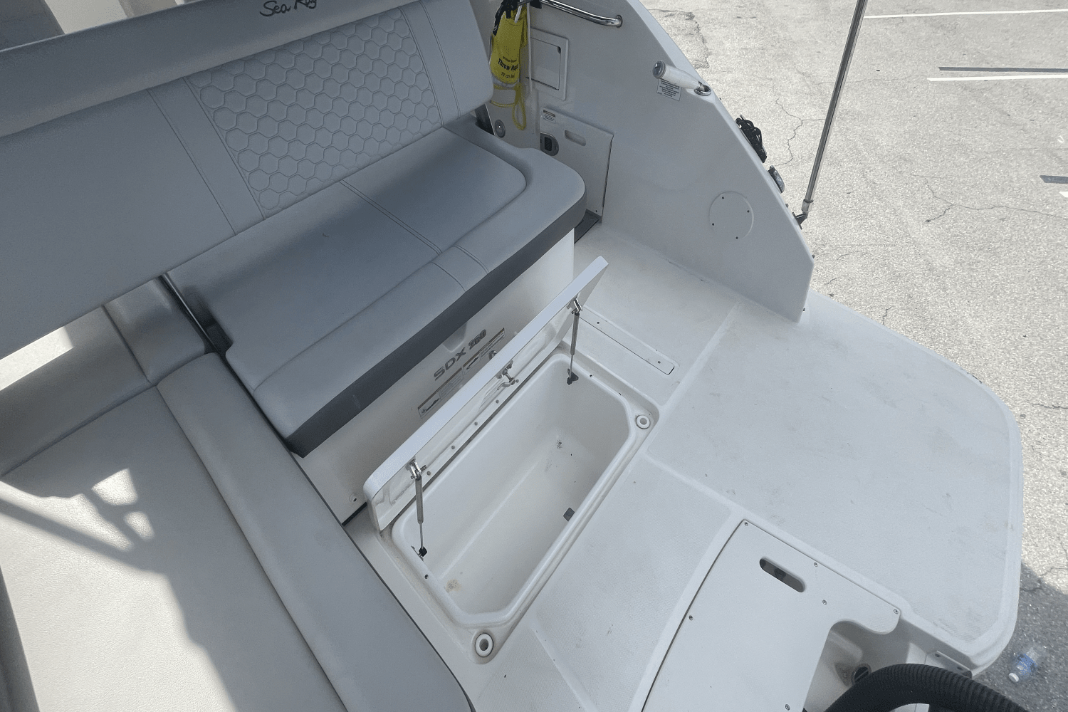 Slide: The Image of Sea Ray 250 SDX OB 2020 - 31
