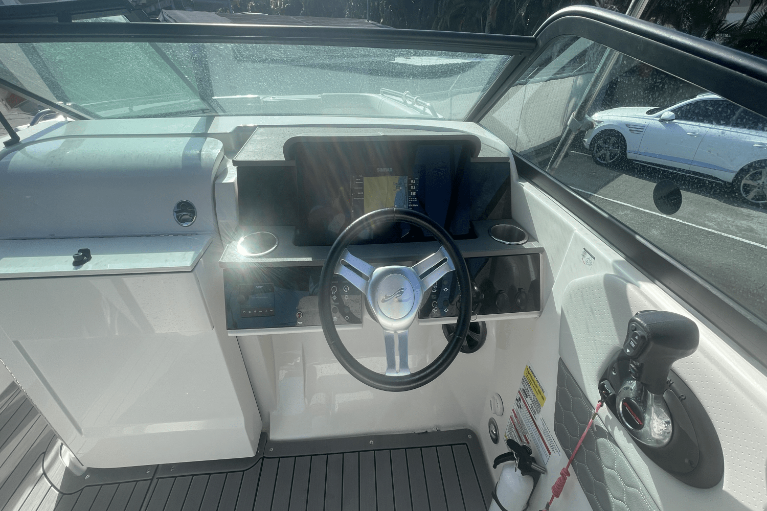 Slide: The Image of Sea Ray 250 SDX OB 2020 - 8