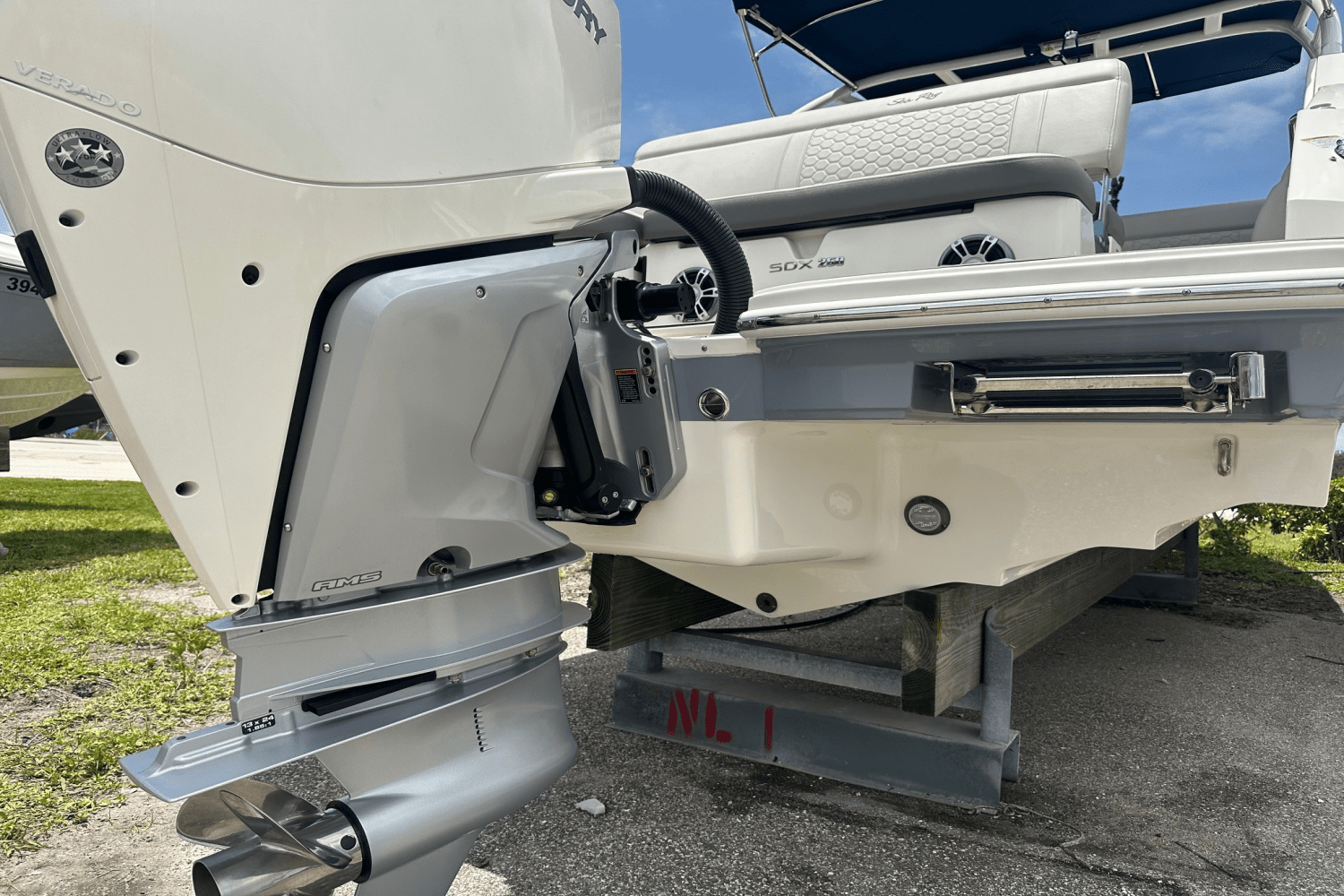 Slide: The Image of Sea Ray 250 SDX OB 2022 - 12