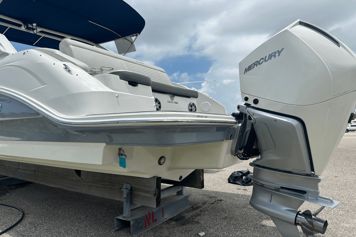 Slide: The Image of Sea Ray 250 SDX OB 2022 - 13