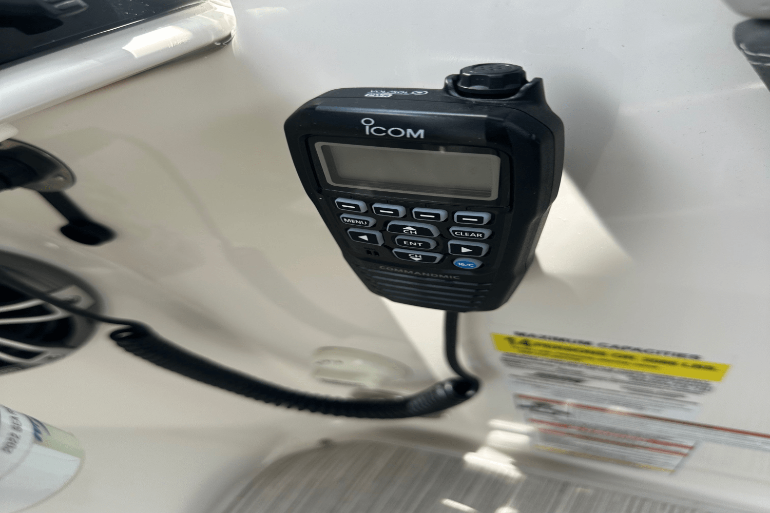Slide: The Image of Sea Ray 250 SDX OB 2022 - 31