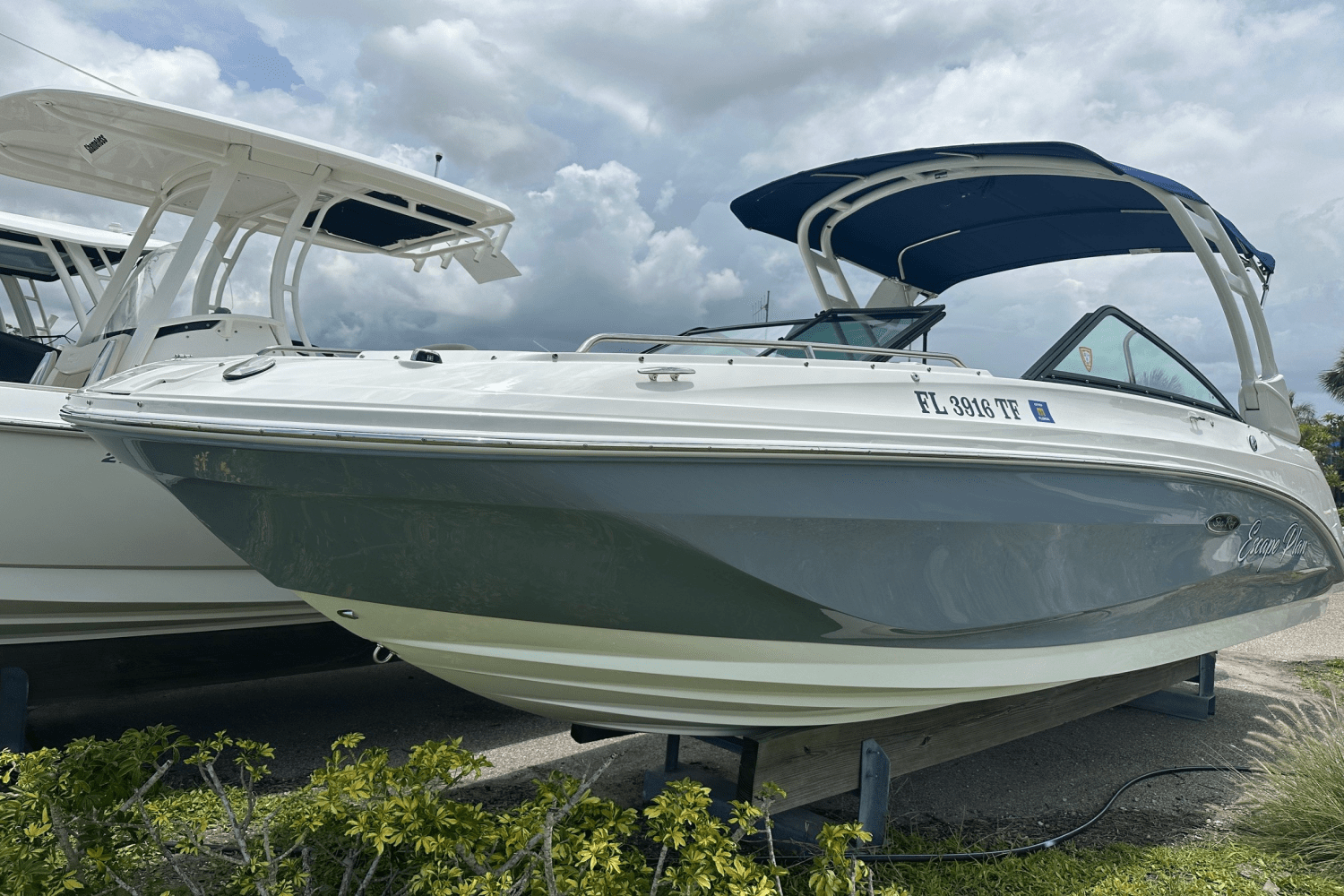 Slide: The Image of Sea Ray 250 SDX OB 2022 - 9