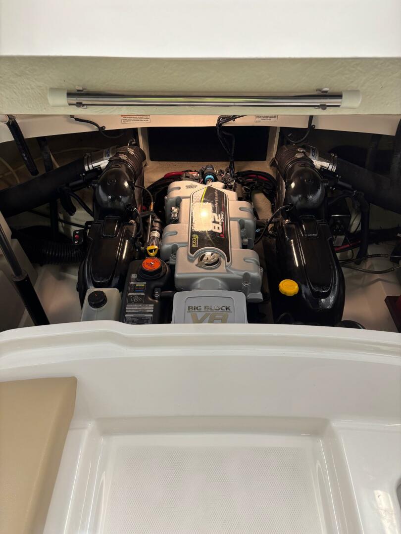 Slide: The Image of 8.2L MerCruiser - 5316389