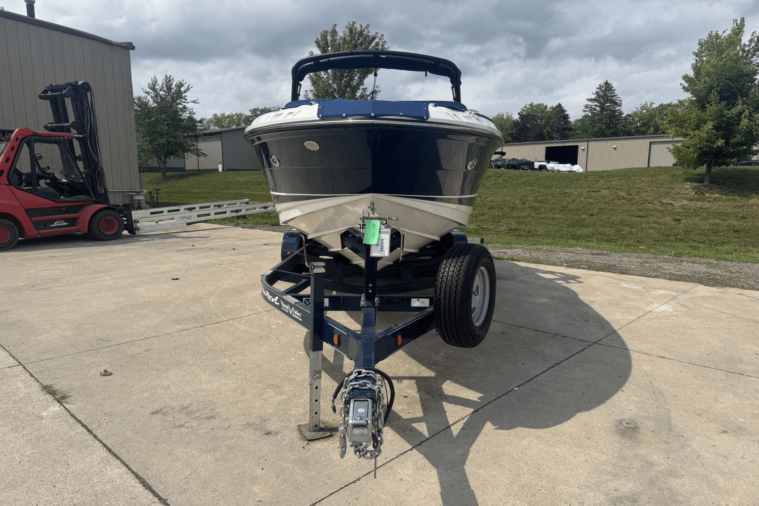 Slide: The Image of Sea Ray 250 SLX 2019 - 2