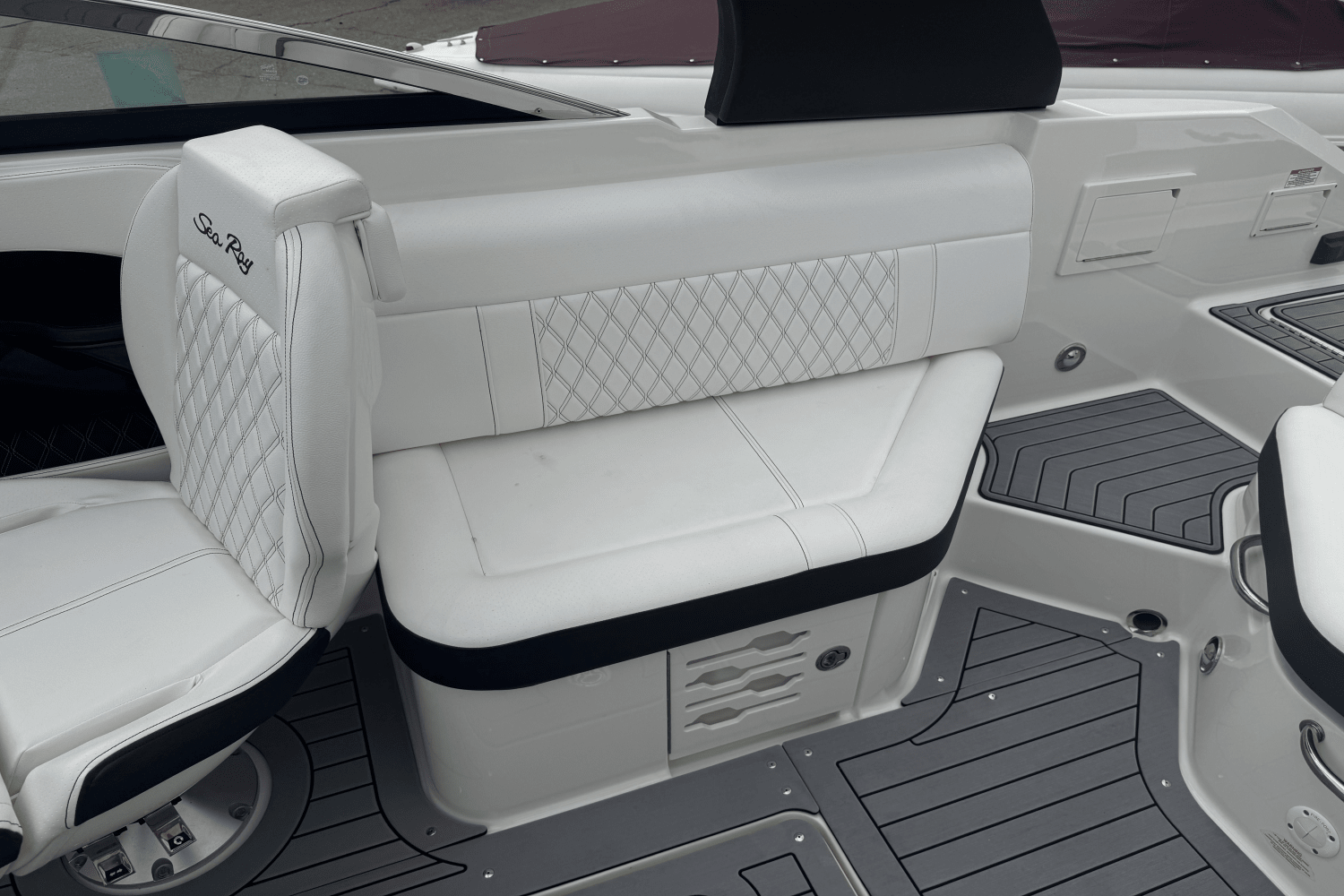 Slide: The Image of Sea Ray 250 SLX 2019 - 21