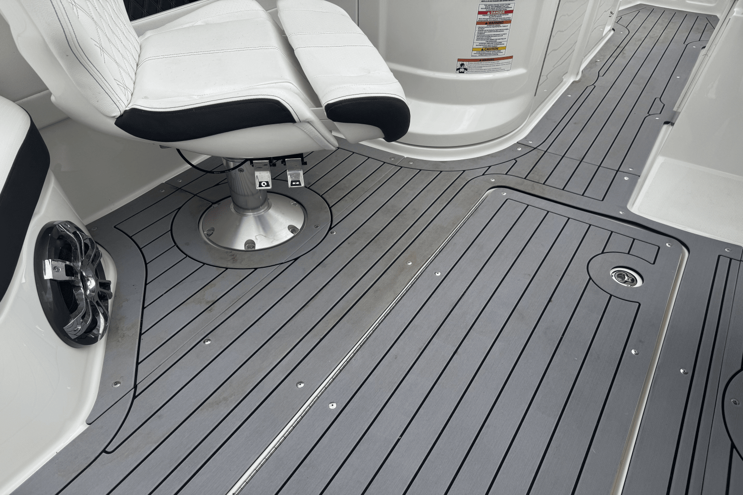 Slide: The Image of Sea Ray 250 SLX 2019 - 30