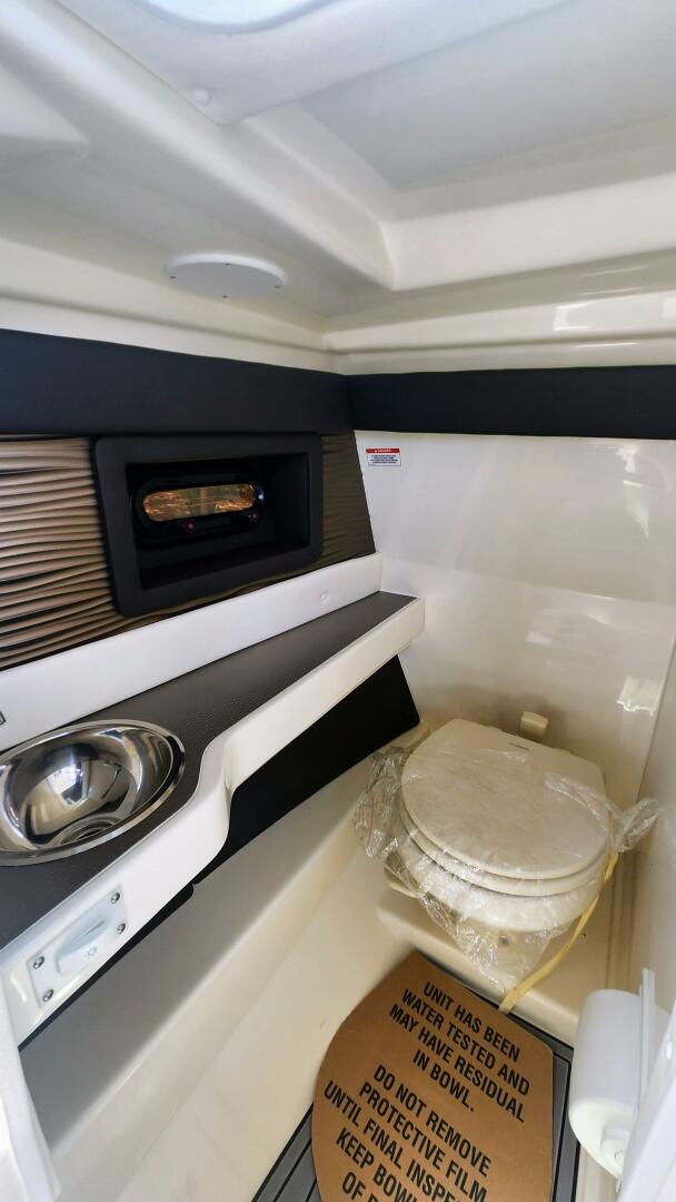 Slide: The Image of 2021 Sea Ray 250 SLX - 5397031