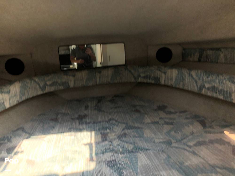 Slide: The Image of V Berth - 9195414