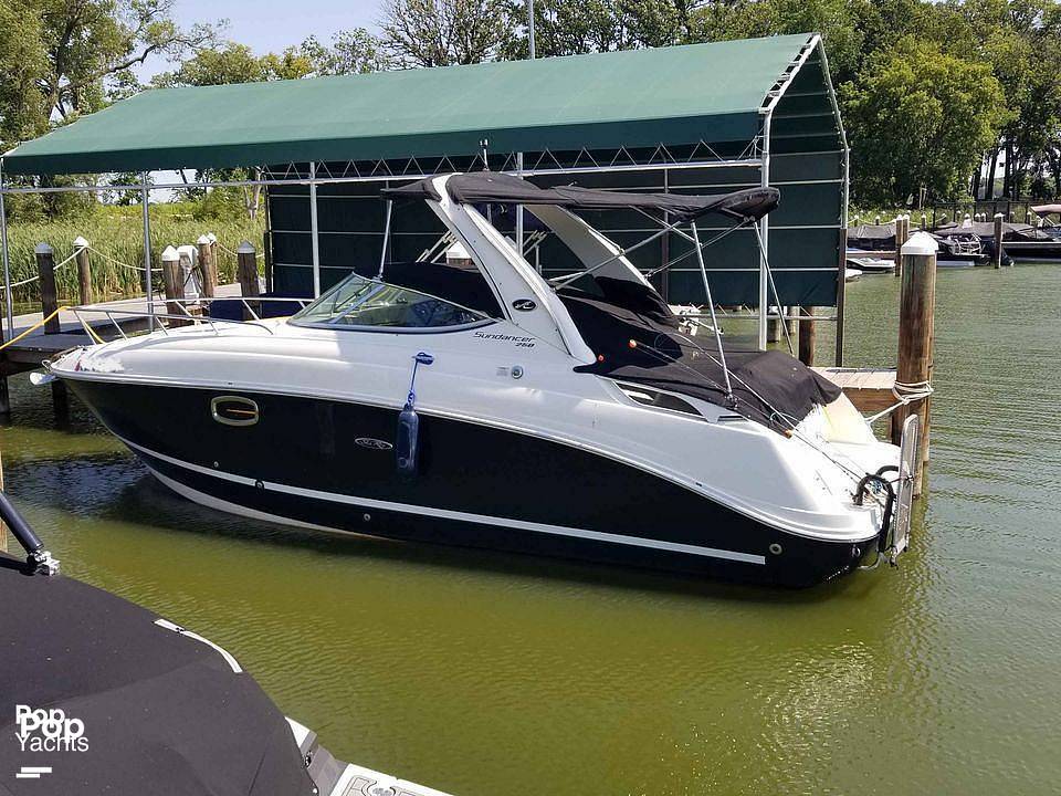 Slide: The Image of 2009 Sea Ray 250 Sundancer - 11782291