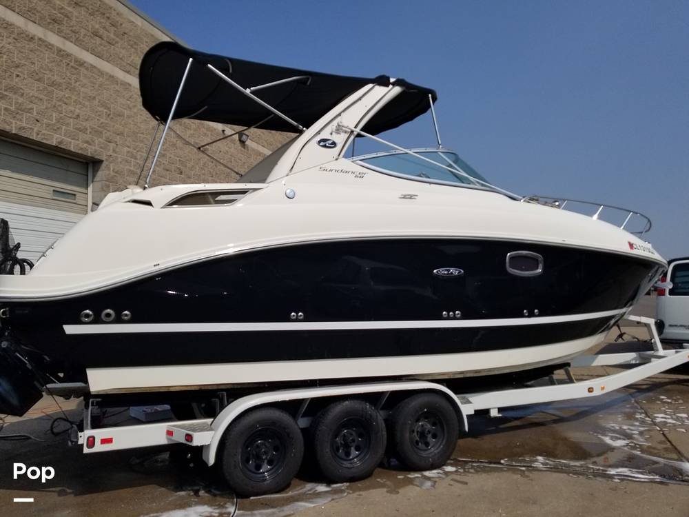 Slide: The Image of 2009 Sea Ray 250 Sundancer - 12552910
