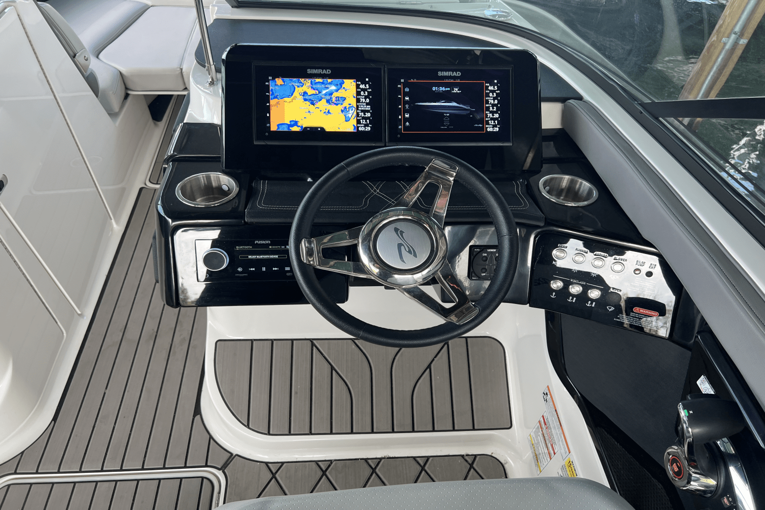 Slide: The Image of Sea Ray 260 SLX 2023 - 15