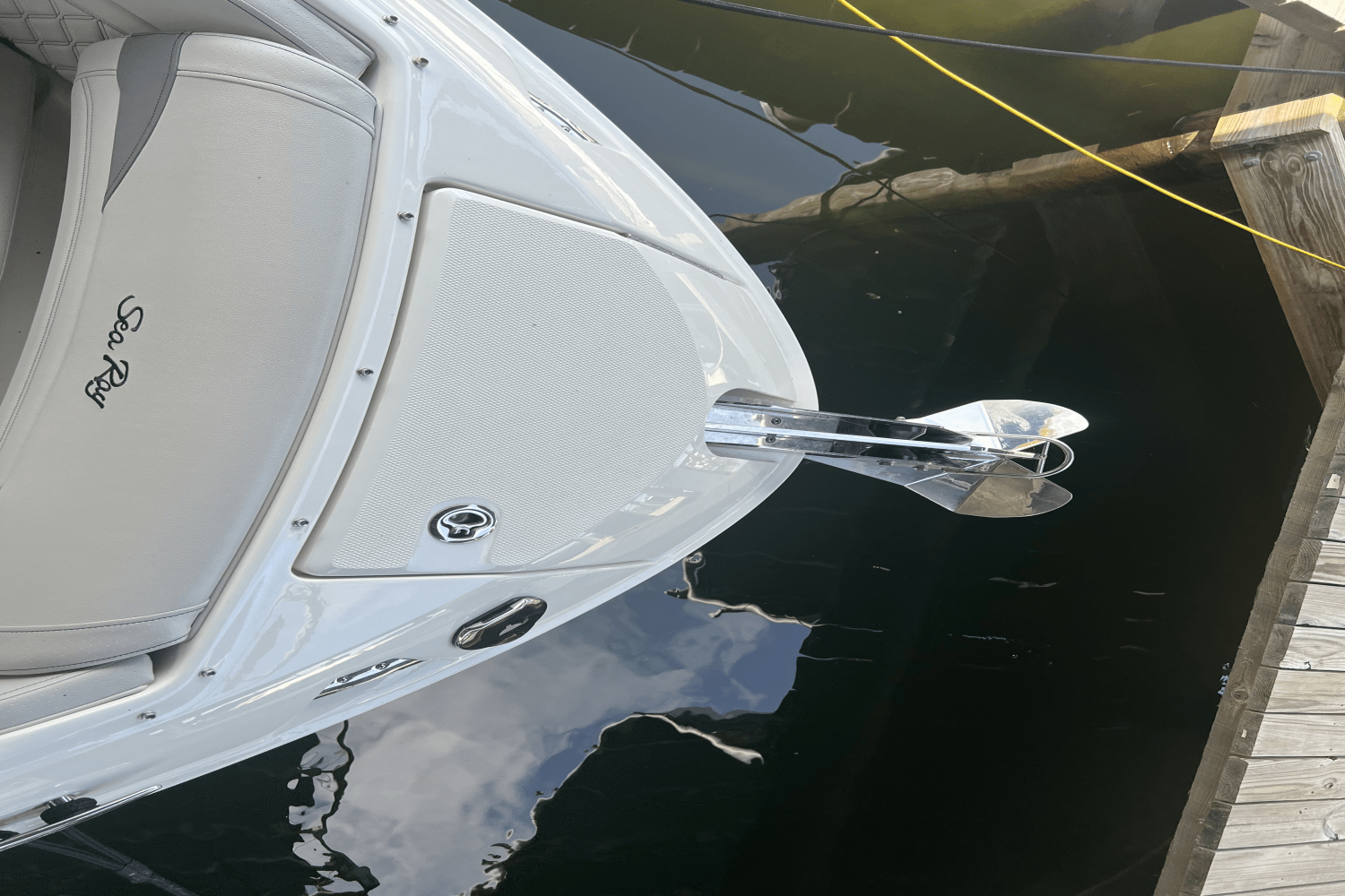 Slide: The Image of Sea Ray 260 SLX 2023 - 19