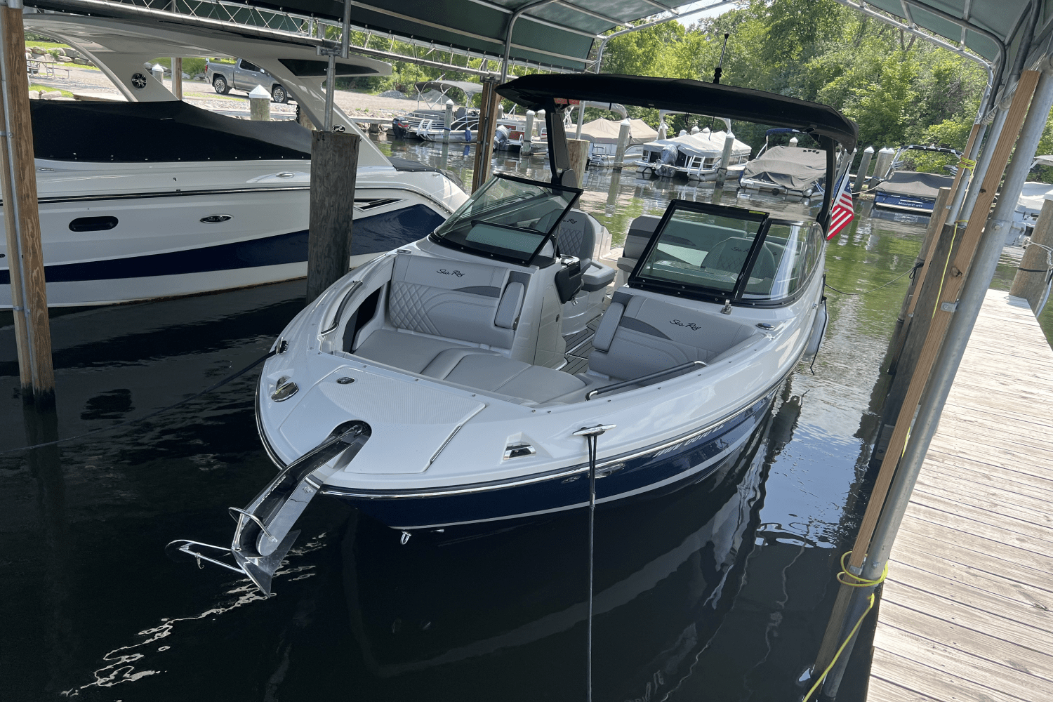 Slide: The Image of Sea Ray 260 SLX 2023 - 2