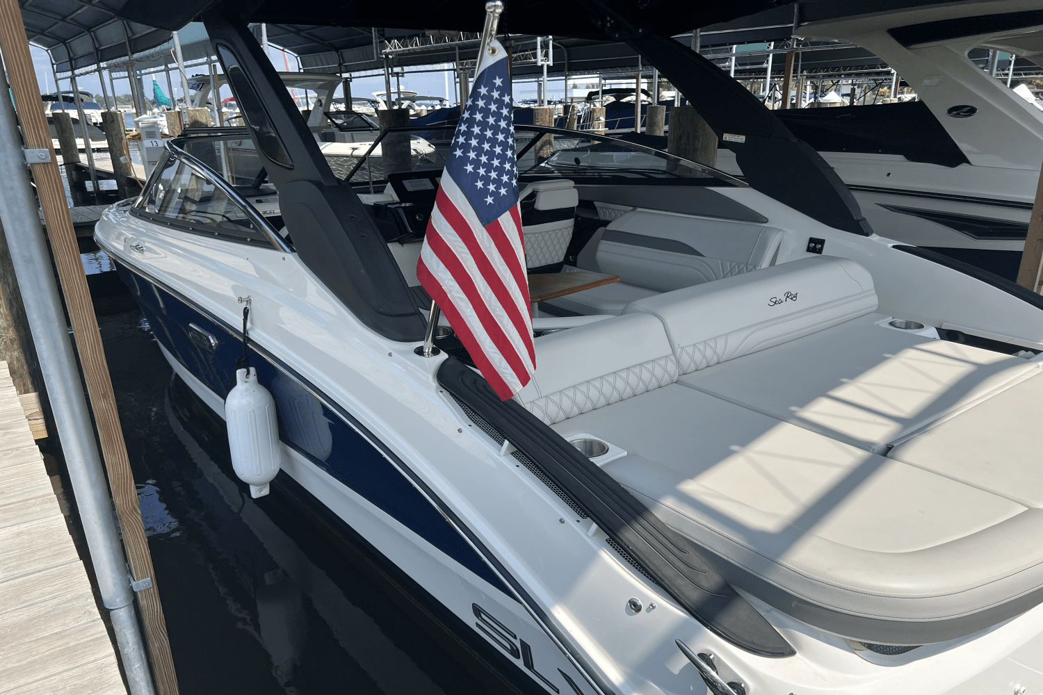 Slide: The Image of Sea Ray 260 SLX 2023 - 4