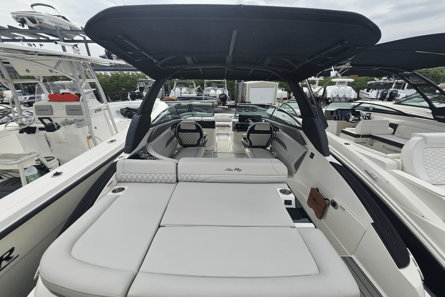 Slide: The Image of Sea Ray 260 SLX-OB 2024 - 15