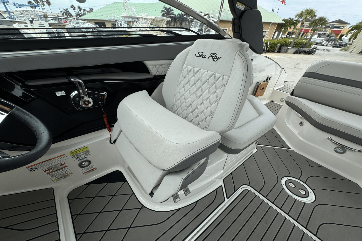 Slide: The Image of Sea Ray 260 SLX OUTBOARD 2023 - 18