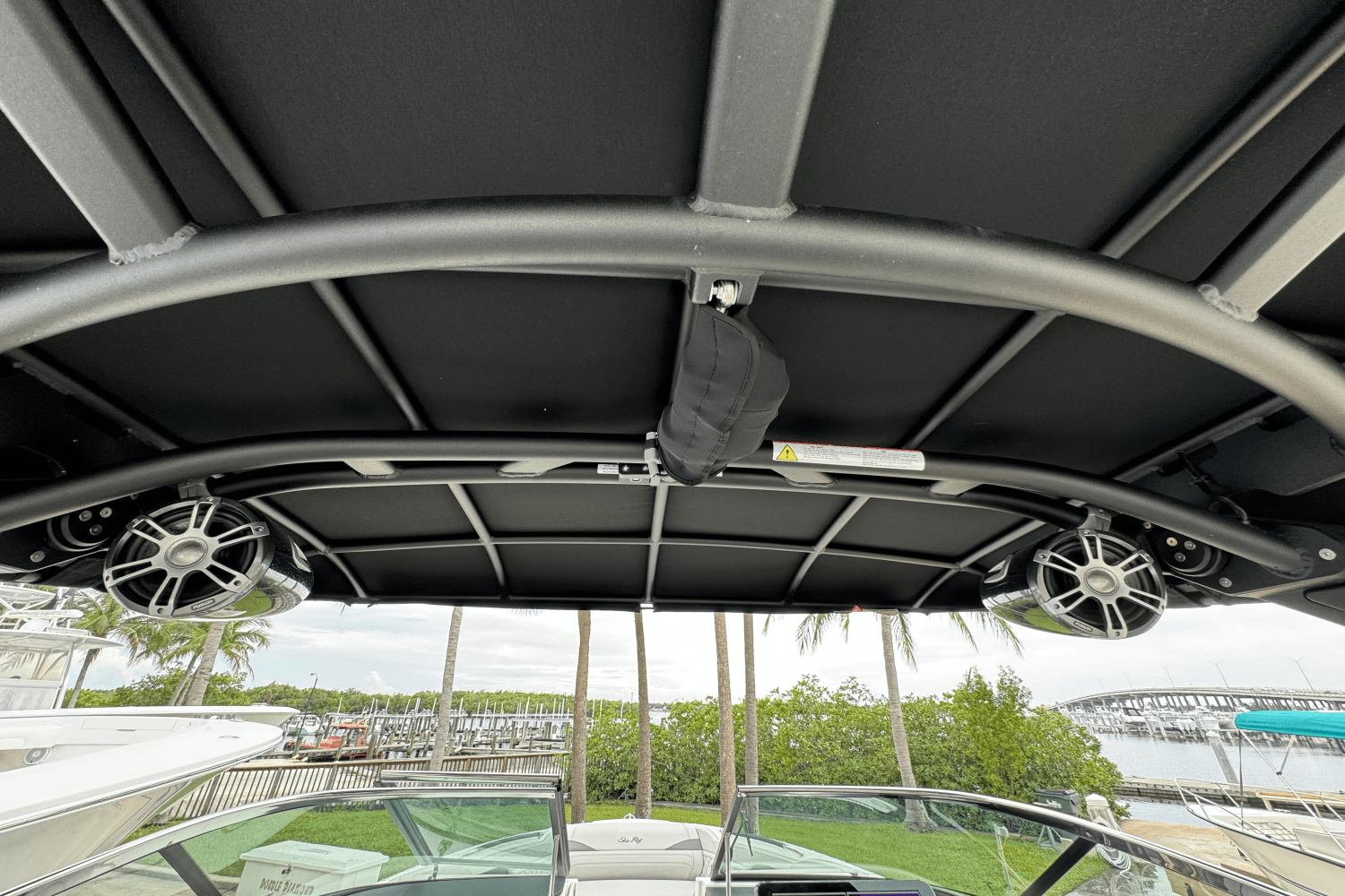 Slide: The Image of Sea Ray 260 SLX OUTBOARD 2023 - 24