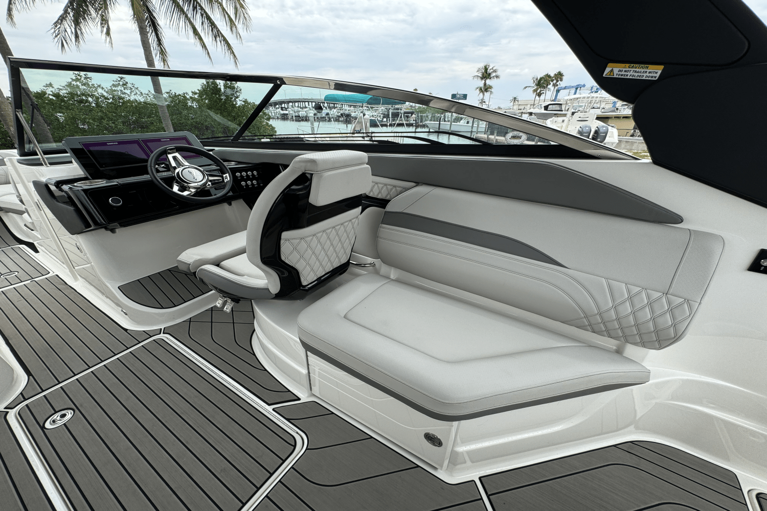 Slide: The Image of Sea Ray 260 SLX OUTBOARD 2023 - 25