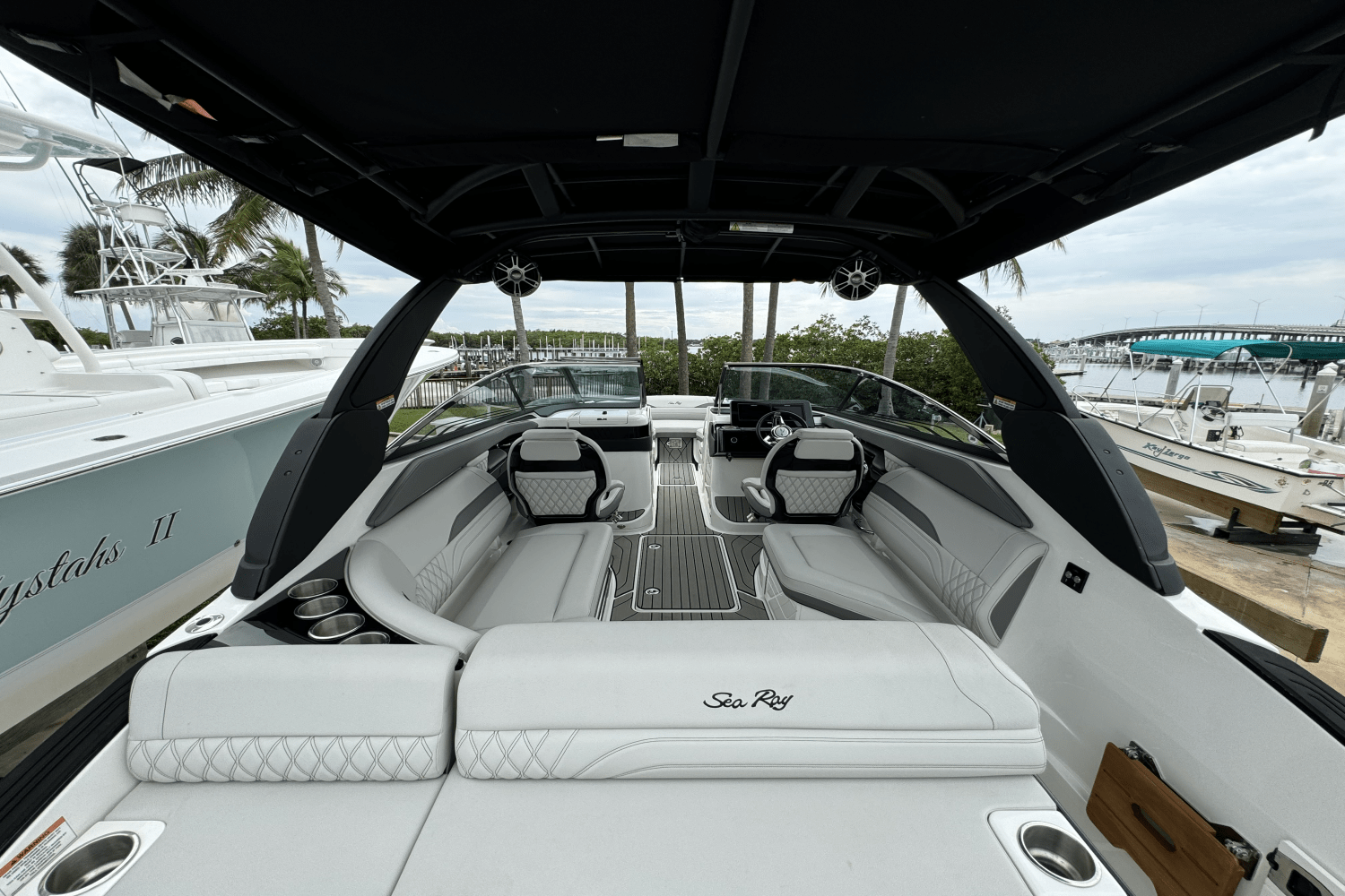Slide: The Image of Sea Ray 260 SLX OUTBOARD 2023 - 33