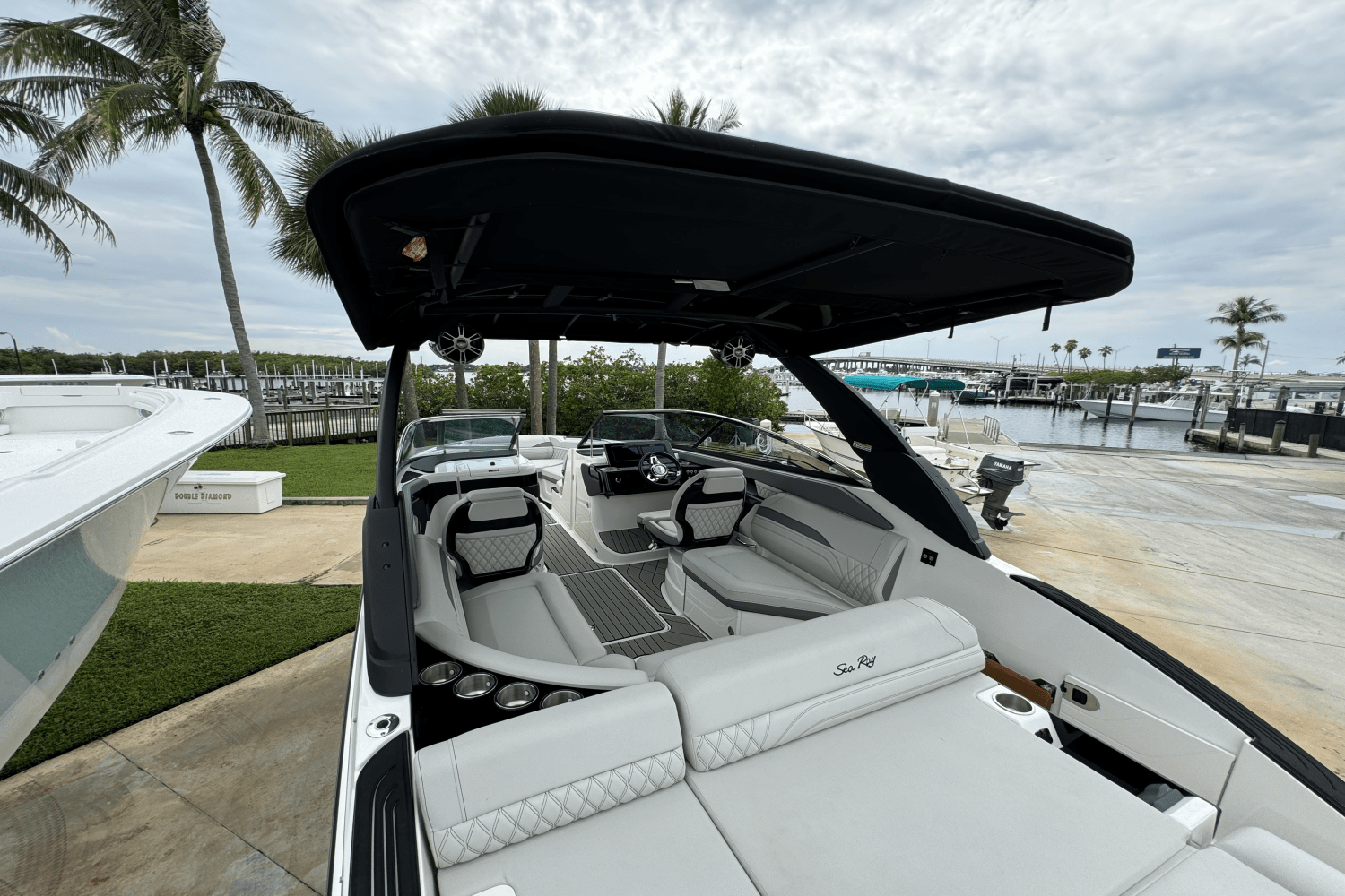 Slide: The Image of Sea Ray 260 SLX OUTBOARD 2023 - 34