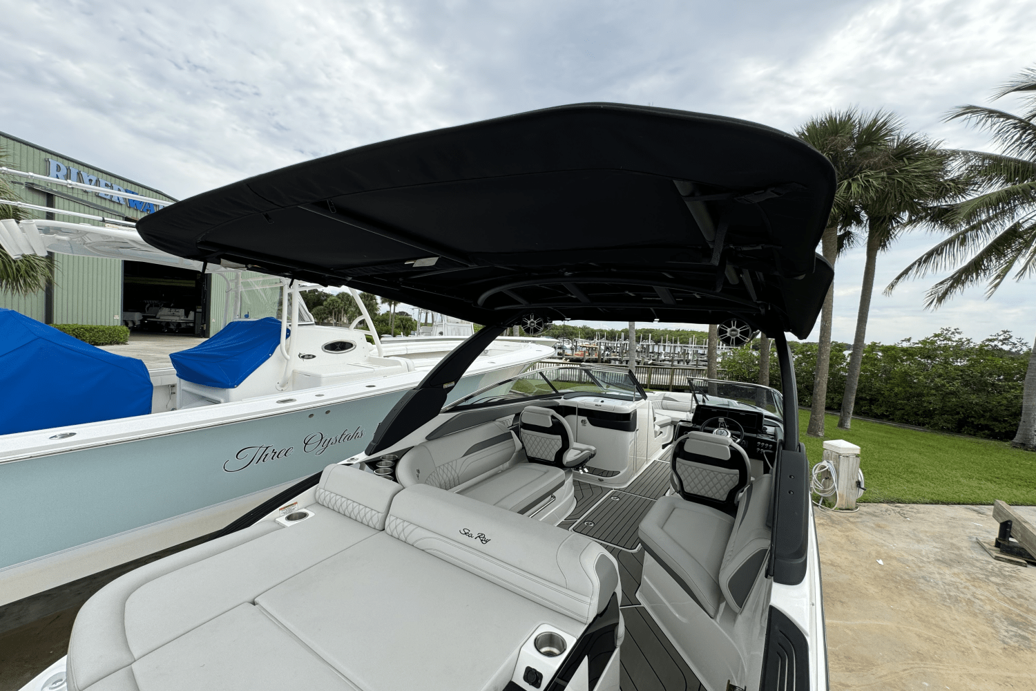 Slide: The Image of Sea Ray 260 SLX OUTBOARD 2023 - 37