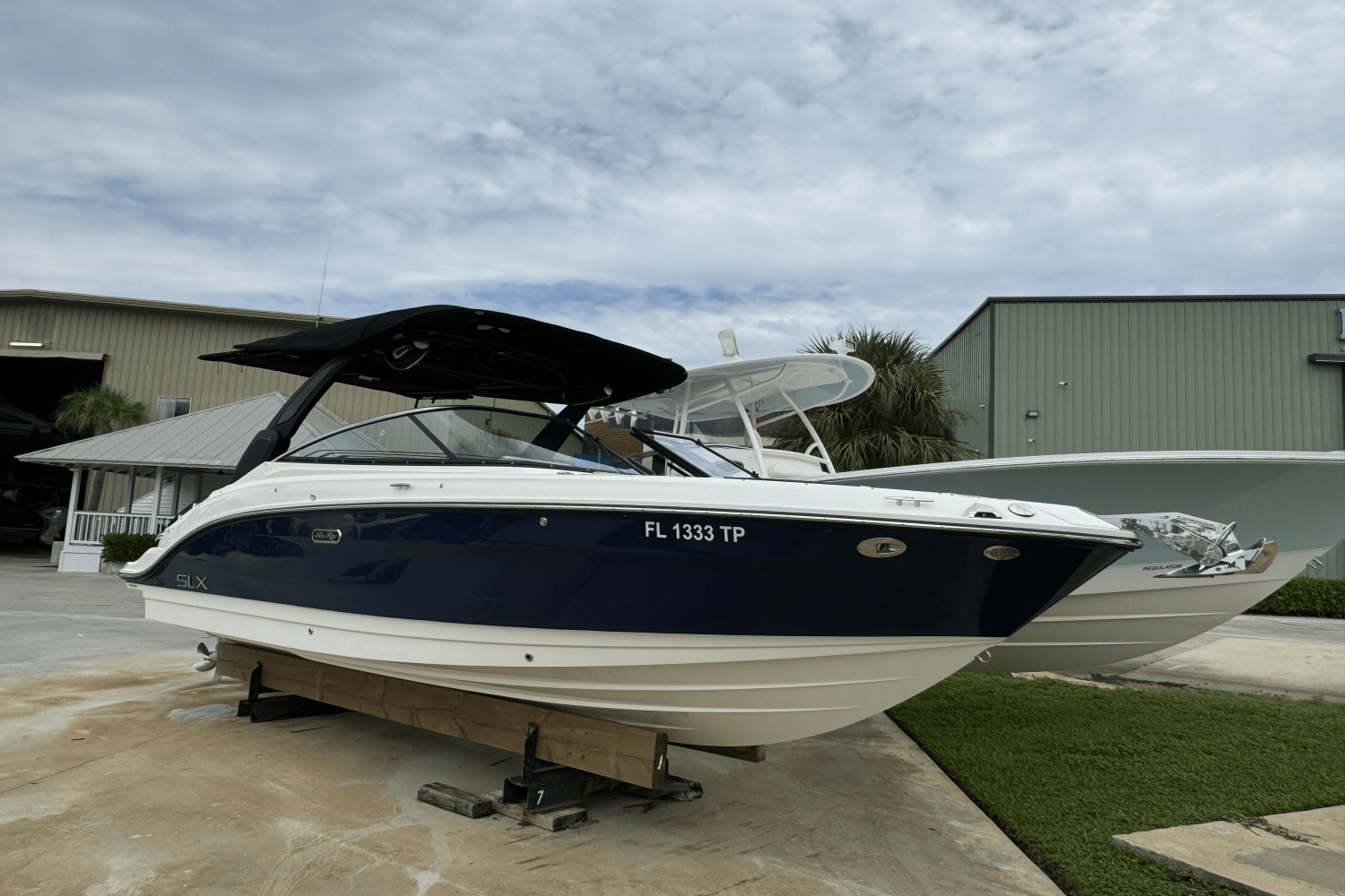 Slide: The Image of Sea Ray 260 SLX OUTBOARD 2023 - 5