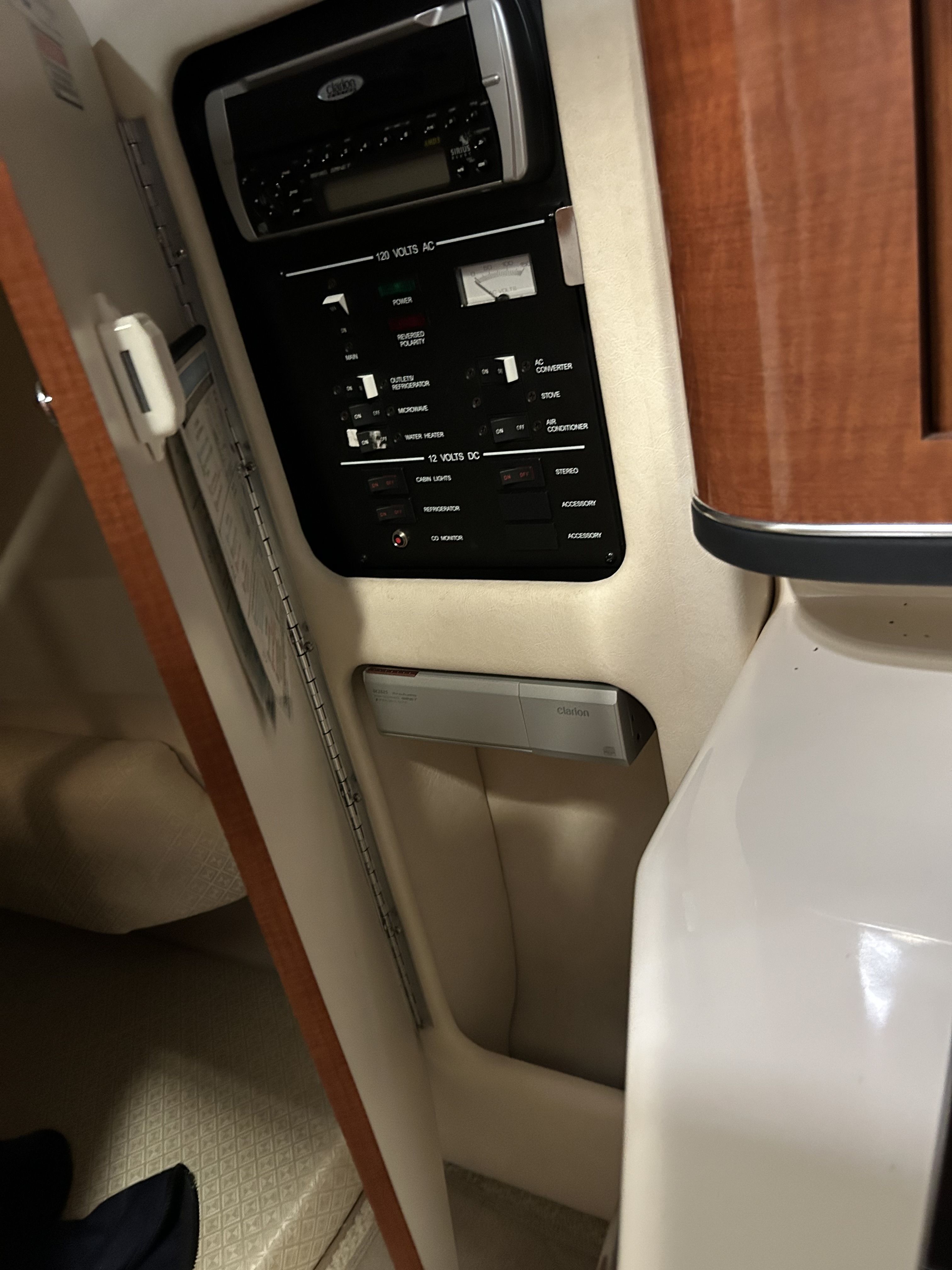 Slide: The Image of Sea Ray 260 Sundancer 2004 - 7